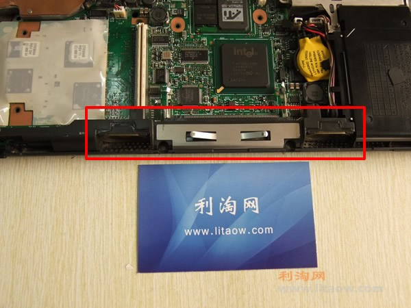 T4系列笔记本喇叭的位置