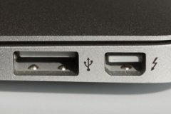 苹果宣称明年的新款macbook pro将会搭载一个USB3.1接口速度达:10